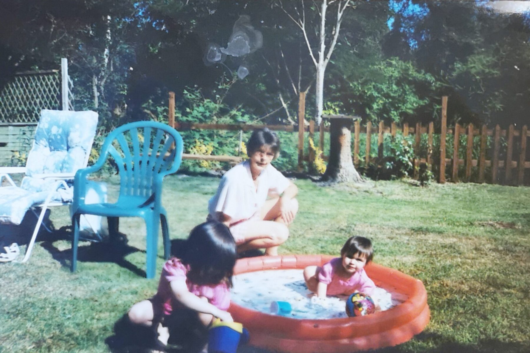Cooling-down-with-granchildren-Vikki-and-Shannon